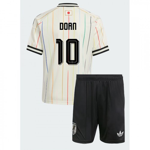 Japani Ritsu Doan #10 Vieras Peliasu Lasten MM-kisat 2026 Lyhythihainen (+ Lyhyet housut)